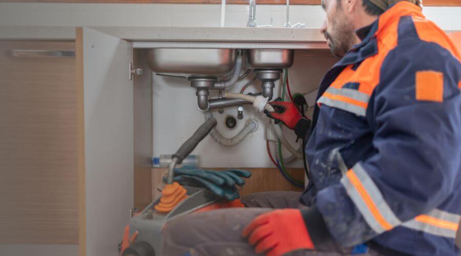 Descale Tankless Water Heater in Amo, IN